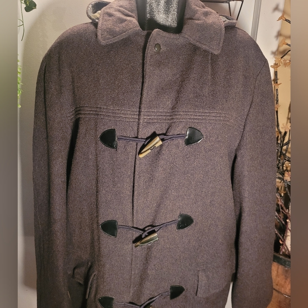 Classic Men's Brown Wool Toggle Pea Coat with Hood - Picture 3 of 9